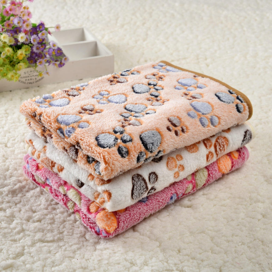 Plush paw-print pet blanket 3-pack
